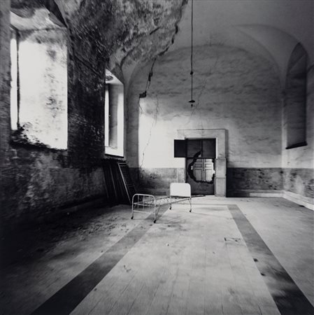 Mimmo Jodice (1934)  - Napoli, Real Albergo dei poveri, 1999