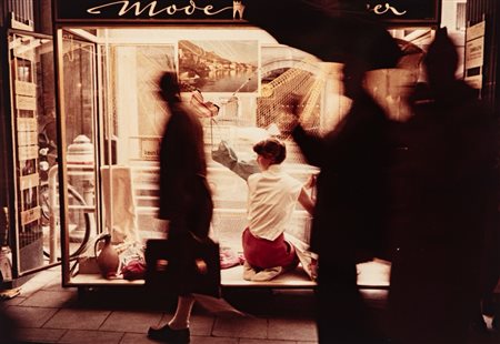 Riccardo Moncalvo (1915 - 2008)  - La vetrinista, Salisburgo, 1952