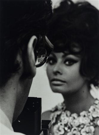 Tazio Secchiaroli (1925 - 1998)  - Sophia Loren e Richard Avedon, Roma, 1966