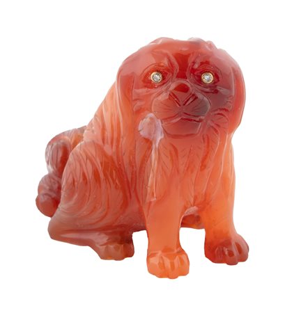 Arte cinese inizio XX secolo, Cagnolino in corniola con brillantini agli occhi. 1900-1920.