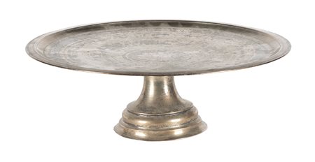 Francia (?), XIX secolo, Alzata in argento su base conica a gradini. 1800.