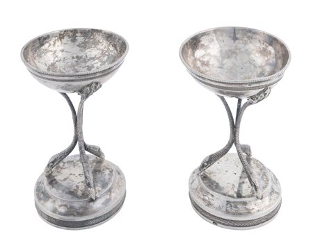 Italia, inizio XIX secolo, Coppia di salierine in argento a tripode. Piemonte, 1806.