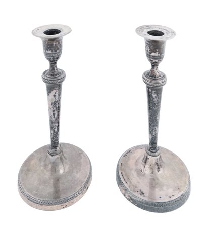 Lombardia, periodo Impero, Coppia di portacandele in argento. Milano, 1810.