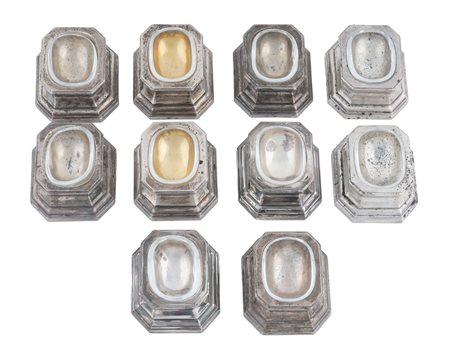 Puiforcat, Paris, Cinque coppie di salierine ottagonali con vaschetta in cristallo. 1940 ca.