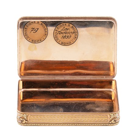 Germania, prima metà XIX secolo, Tabacchiera in oro a tre colori. 1830 ca.