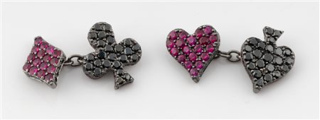 Giovannetti, Forte dei Marmi, Gemelli in oro brunito con i semi delle carte. 2000 ca.