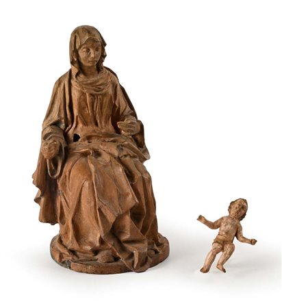 Plasticatore del XVII secolo () Madonna assisa La Madonna seduta è...