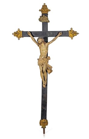 Cristo in legno laccato su croce ebanizzata, XVIII secolo la figura, con...