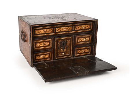 Piccolo stipo monetiere da viaggio in palissandro e osso, arte coloniale...