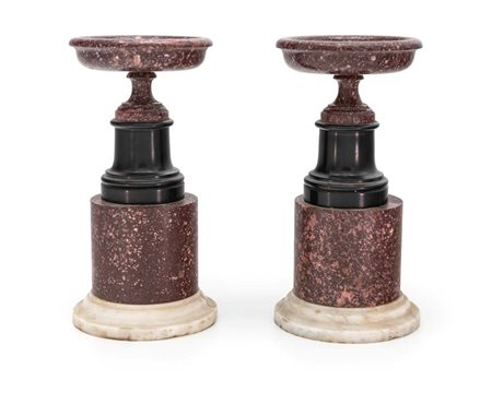 Coppia di vaschette in porfido e marmo nero, XX secolo vasca circolare su...