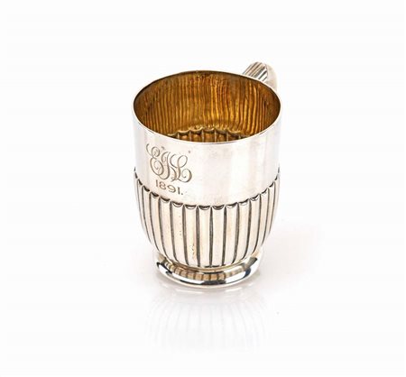 Piccolo boccale in argento, Londra 1889, argentieri Walter & John Barnard di...
