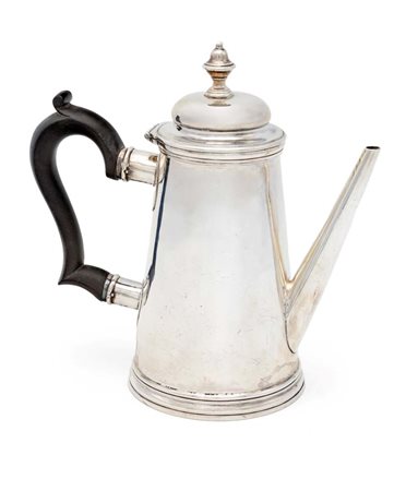 Antica caffettiera in argento, Londra 1766 (?) corpo a tronco di cono liscio...