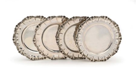 Quattro piattini da dessert in argento, Birmingham, 1875 orlo sagomato...
