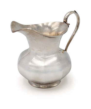 Brocca in argento a pianta poliedrica altezza cm 19 - gr. 620