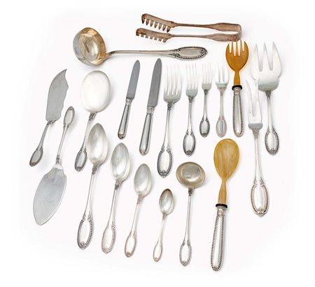 Servizio di posate per diciotto persone in argento 800/000, modello "Impero"...