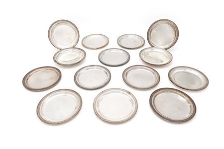 Quattordici piattini in argento 800/000, Vespasiani, Roma caratterizzati da...