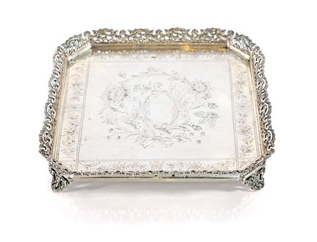 Vassoietto quadrangolare in argento, medio oriente, XIX secolo decorazione...