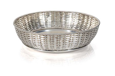 Cestino circolare in argento 800/000 realizzato con sottili fasce...