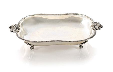 Portavivande in argento 800/000 di forma rettangolare sagomata con profilo...