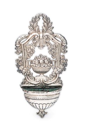 Piccola acquasantiera in lamina d'argento sbalzata, regno lombardo veneto,...
