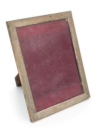 Cornice da tavolo in lamina d'argento forma rettangolare a fascia incisa "a...