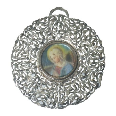 Medaglione in argento con miniatura centrale filigranato, fine 19° secolo