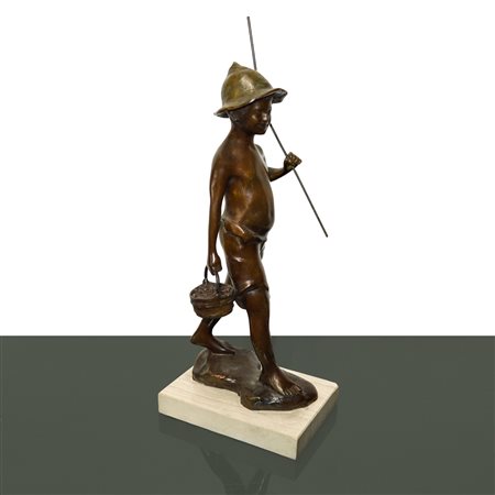Giovanni De Martino (Napoli 1870 - Napoli 1935)  - Pescatoriello con base in marmo