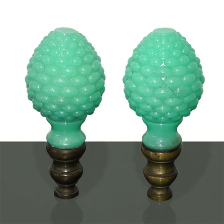 Coppia di pomoli in vetro di Murano verde e ottone