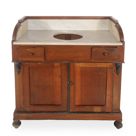 Lavamano con marmo al piano sagomato con piedi a cipolla, 2 cassetti e 2 sportelli, 19° secolo