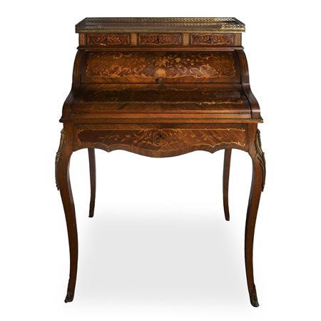 Bonheur de  jour con ribaltina con intarsi in legni chiari, bronzi applicati e ringhierina in ottone in testa , France 19° secolo