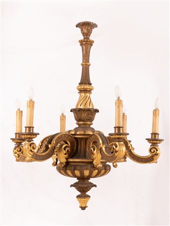  
GRANDE LAMPADARIO A 6 LUCI IN LEGNO INTAGLIATO, LACCATO E DORATO. SICILIA XIX secolo
 cm 125x100