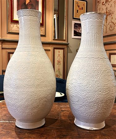  
Coppia di vasi Canton XX Secolo
 H 53,5x L 24ca cm 