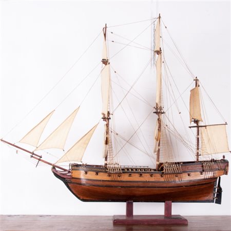 Manifattura italiana del XX secolo  
Modello di fregata sarda 
Legno  cm 96x110x20