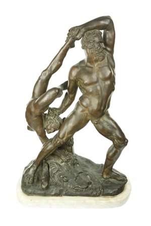  
Scultura bronzea raffigurante Ercole e Lica su base di marmo 
 altezza cm 56 senza base; altezza con base cm 59