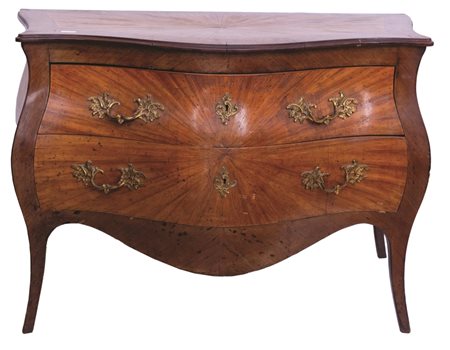  
Cassettone in mogano stile Luigi XV  
 82x117x60