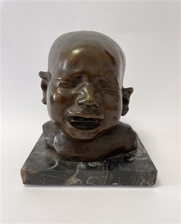 Saverio Gatto (Reggio Calabria, 1877 - Napoli, 1959) 
Scultura in bronzo di Bimbo che piange 
Bronzo cm 17,5x16x13