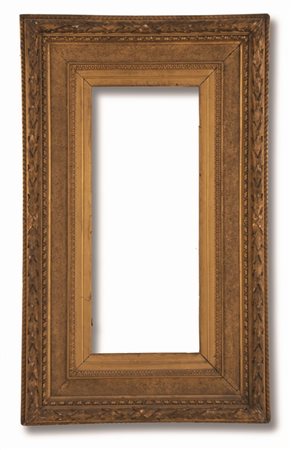 Manifattura dell'Italia centrale del XIX secolo  
Bella cornice in legno dorato XIX secolo 
 luce cm 32x74; cornice cm 65x107