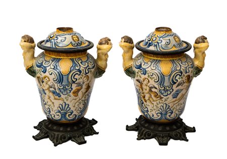 Gaetano Battaglia (Napoli, 1850 - Napoli, 1885) 
Coppia di vasi biansati da parata XIX sec
 