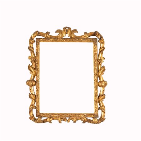  
Cornice Centro Italia Fine XVII, Inizio XVII secolo. 
Legno di pioppo. Luce: 48.5x36.8 cm Ingombro: 67.7x57.5 cm