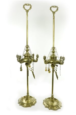  
Coppia di importanti  lucerne "fiorentine" da terra a sei luci in bronzo e ottone   XIX secolo
 altezza cm 126
