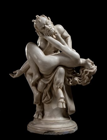  
Scultura in marmo statuario scolpito a mano dal blocco a grandezza naturale raffigurante il dio Pan che salva Psiche dal suicidio XX secolo
 cm 82x64x42