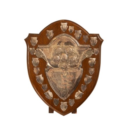  
TARGA COMMEMORATIVA 1928 
 cm 56,5x46,5  (con supporto da tavolo)