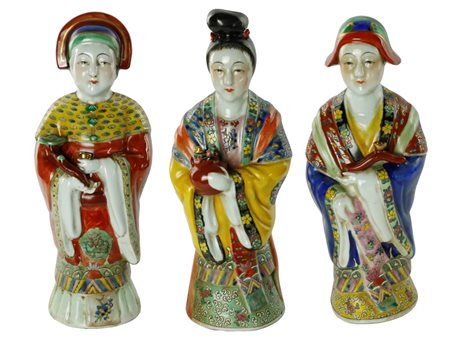  
GRUPPO DI TRE FIGURE IN PORCELLANA - CINA- XXI SEC
PORCELLANA 