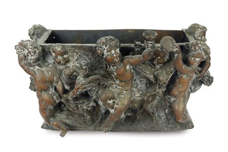  
Porta vaso  in bronzo 
Bronzo 