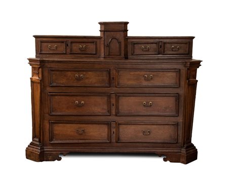  
Canterano italiano, Luigi XIV Lombardia, XVIII secolo
 Altezza x larghezza x profondità: 150 x 168 x 70 cm.