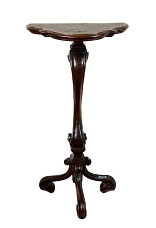  
Gueridon italiano Luigi XV Veneto, XVIII secolo
 Altezza x larghezza x profondità: 92 x 49 x 27 cm.