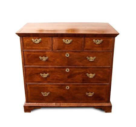  
Comò inglese William and Mary XVIII secolo
 Altezza x larghezza x profondità: 94 x 103 x 58 cm.