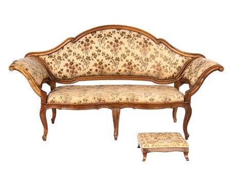  
Divano Luigi XV italiano con poggiapiedi  Venzia, XVIII secolo
 Altezza x larghezza x profondità: 115 x 215 x 70 cm.