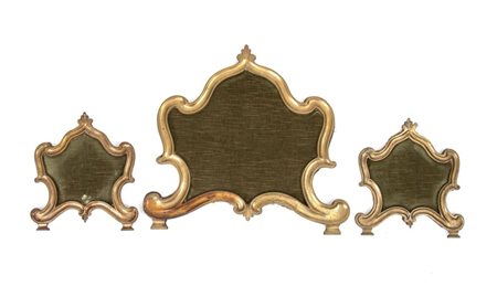  
Trittico di cartaglorie italiane in bronzo Centro-nord Italia, XVIII secolo
 Altezza x larghezza: 49 x 54 cm; 31 x 28 cm.