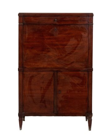  
Secretaire Luigi XVI italiano  Italia settentrionale, XVIII secolo
 Altezza x lunghezza x profondità: 144 x 90 x 44 cm.